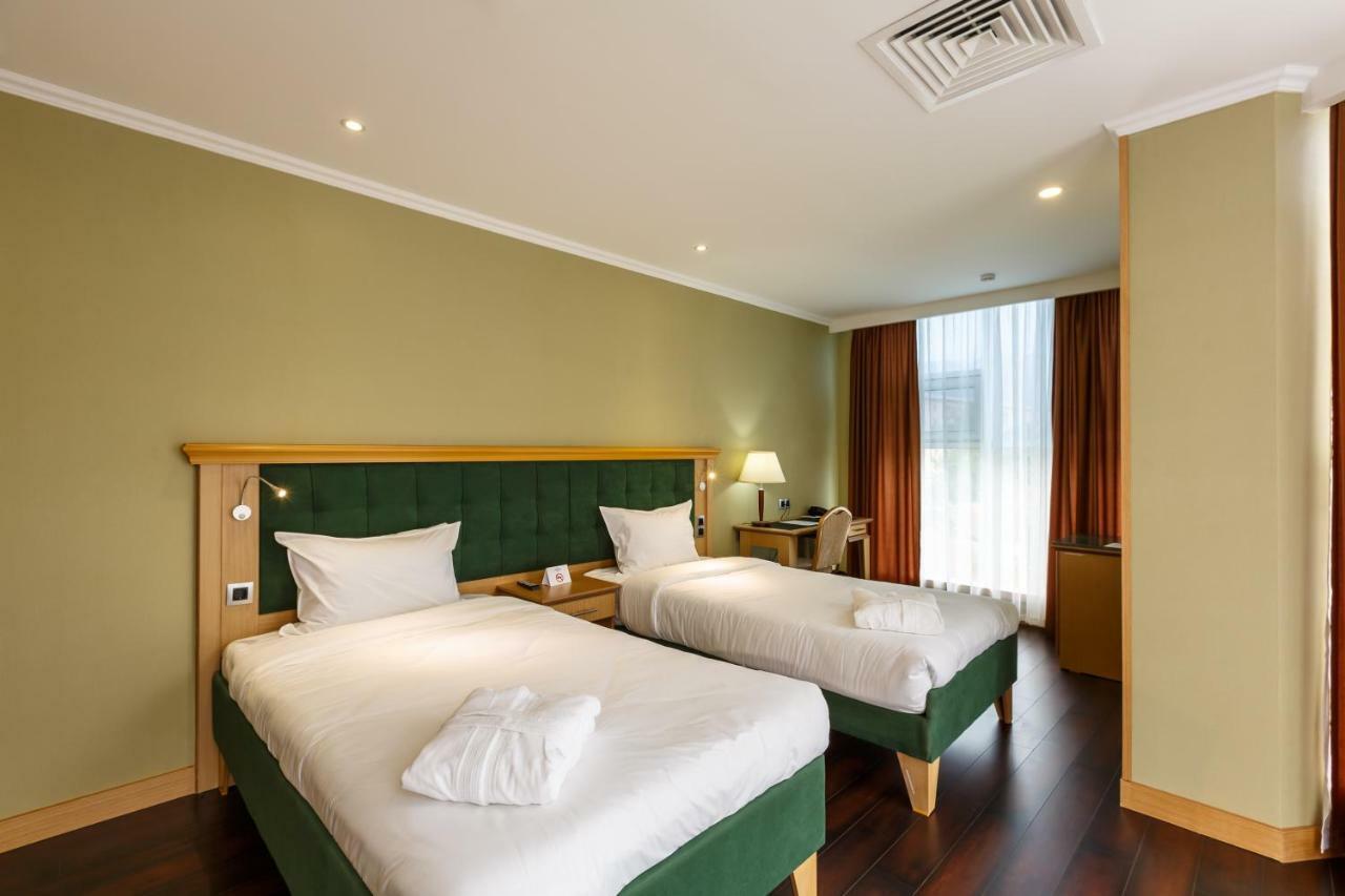 Shera Park Boutique Hotel アルマトイ エクステリア 写真
